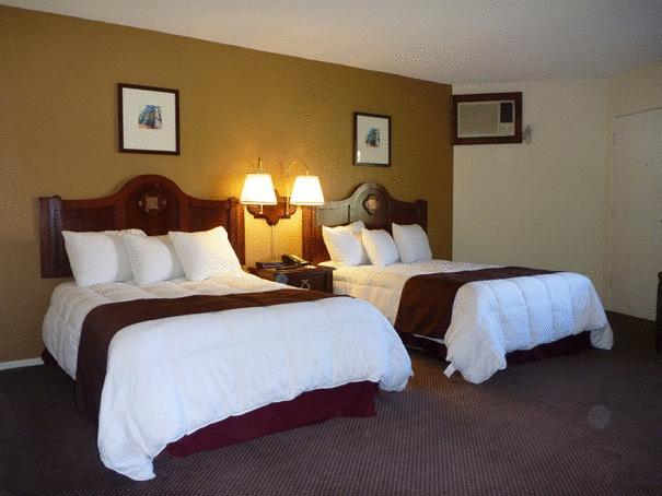 Travelodge Inn & Suites By Wyndham Yucca Valley/Joshua Tree Phòng bức ảnh