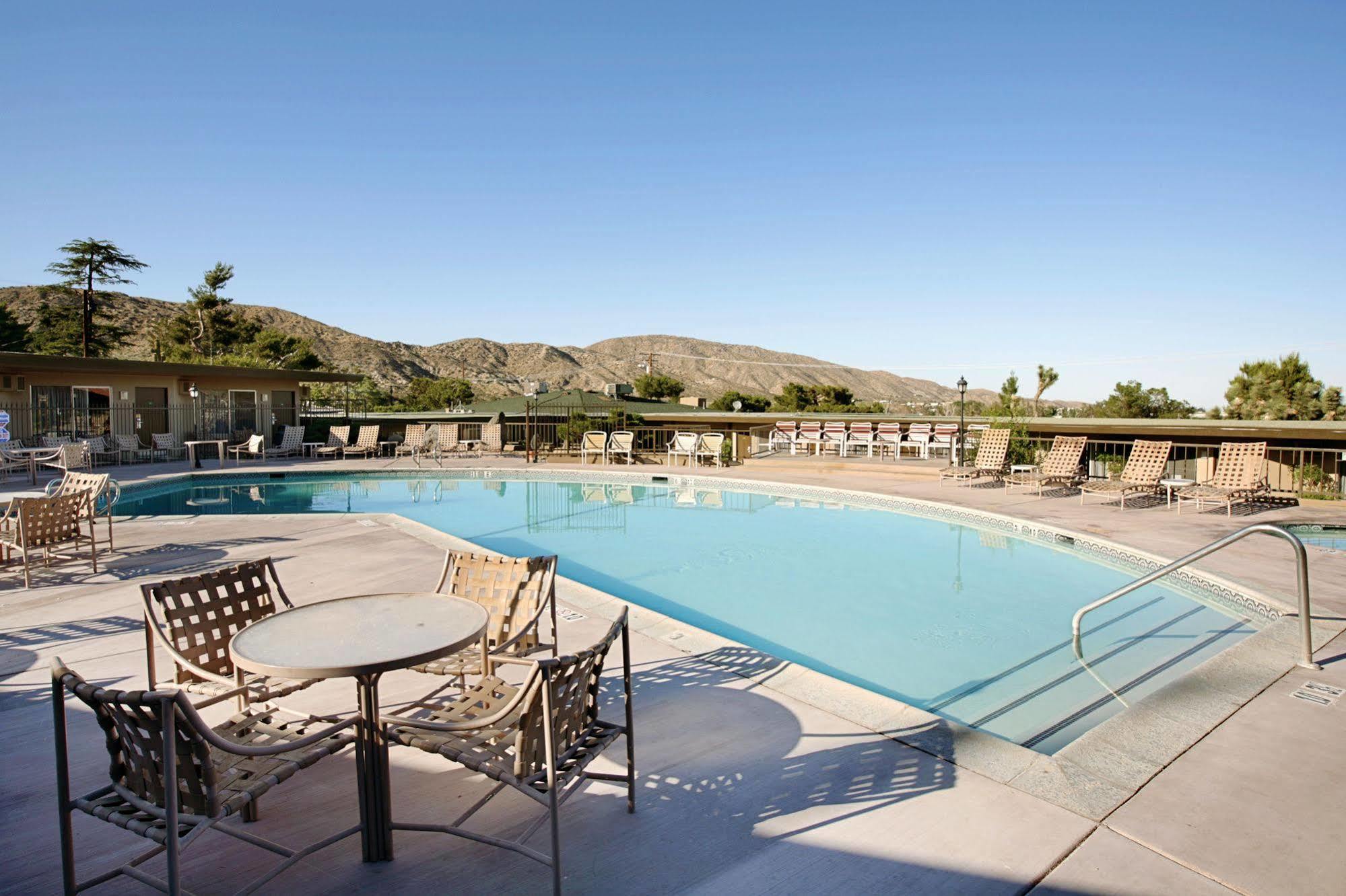 Travelodge Inn & Suites By Wyndham Yucca Valley/Joshua Tree Ngoại thất bức ảnh